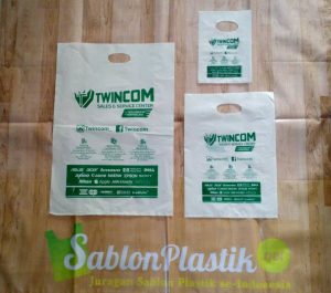 Sablon Plastik Plong Twincom dari Banjarbaru